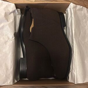 Vivaia Square-Toe Water-Repellent Ankle Boots NEW